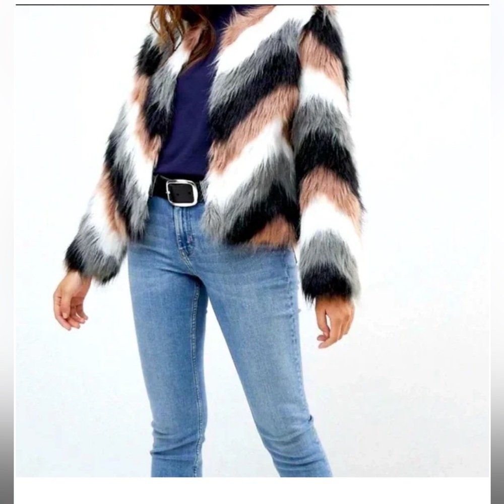 Brave soul London zig zag white tan gray black multicolor faux fur jacket - Picture 2 of 5
